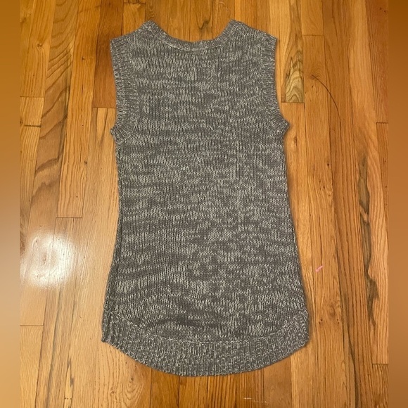 Derek Heart Grey Sleeveless Sweater Vest Size Small - Picture 5 of 7